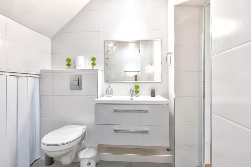 Sunny 2-Bedroom Maisonette Varna & Parking Exterior foto